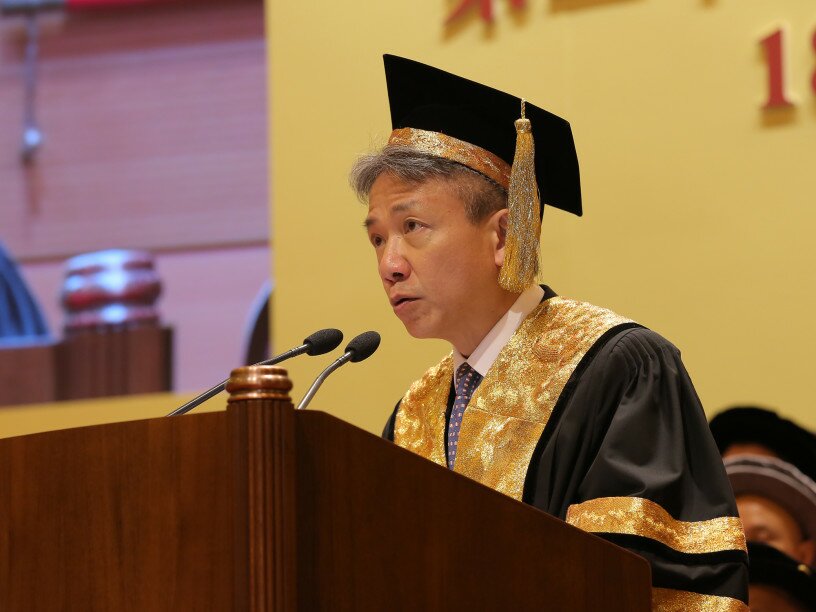 Professor Stephen Cheung Yan-leung, President of EdUHK, congratulates all graduates on the successful completion of their studies – the first batch of graduates to be conferred degrees under the name of The Education University of Hong Kong.
