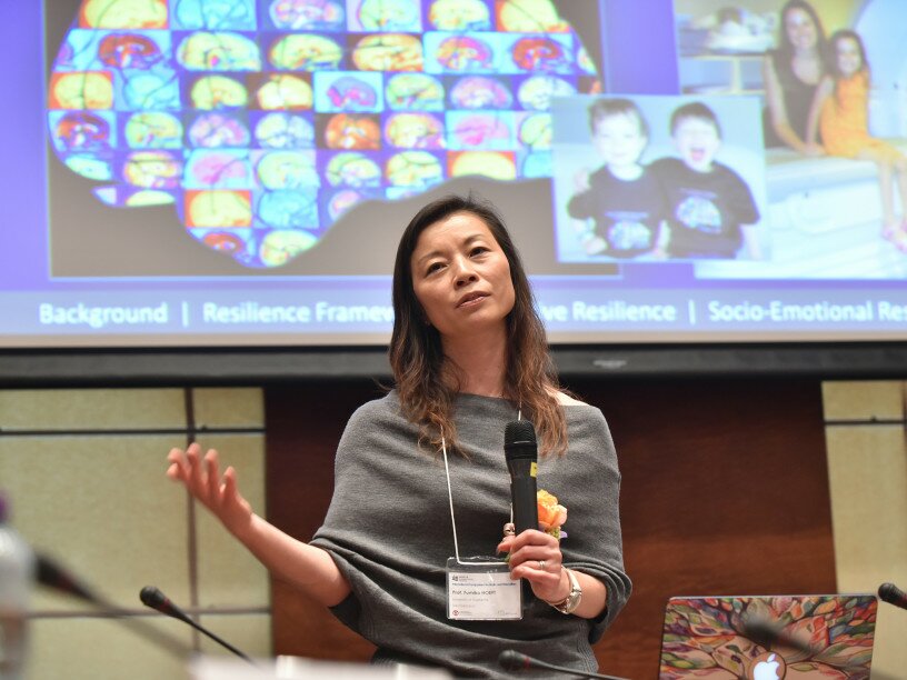  Fumiko Hoeft教授在主題演講中，探討了有學習困難的學童在認知及情緒社交的抗逆力。