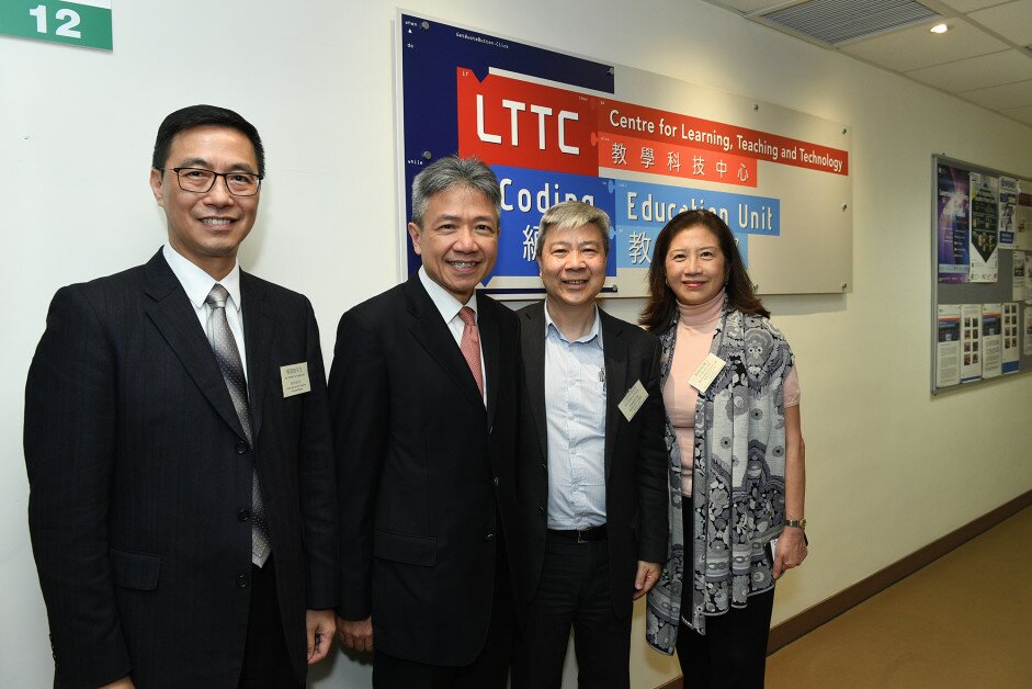 （左起）杨润雄副局长、张仁良教授、江绍祥教授及杨敏德博士出席「编程教育部」开幕礼。