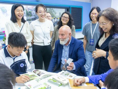 Guests visit the SZMS Nanshan Innovation School and Shenzhen Yucai No.2 Middle School after the half-day forum 