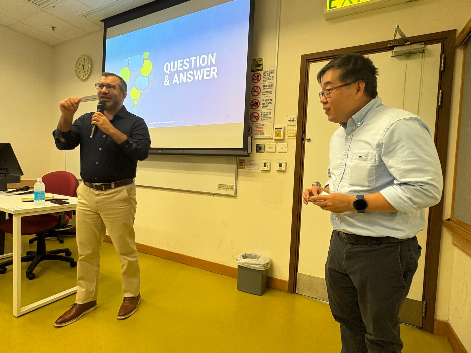 Question and Answer session during Prof Huang's seminar