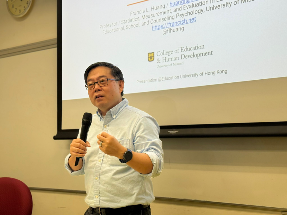 Prof Francis L. Huang presenting at EdUHK