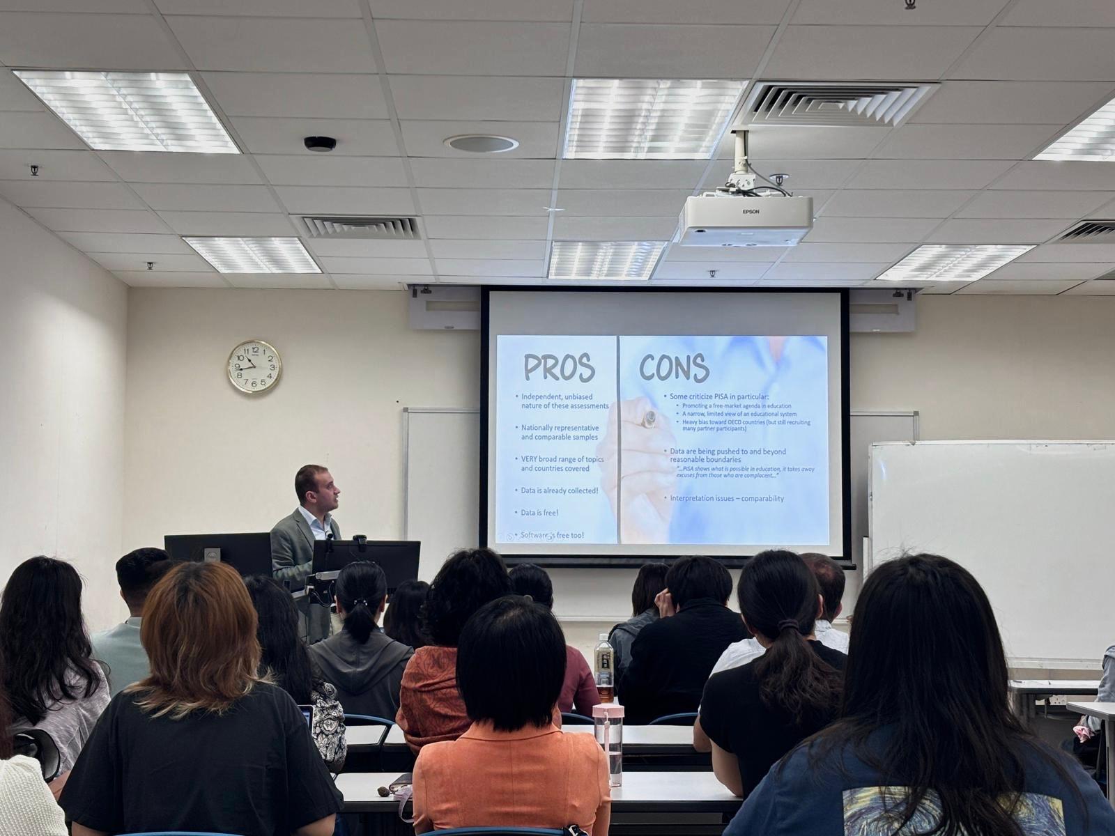 Seminar photo 1 - Dr. Eryilmaz presenting