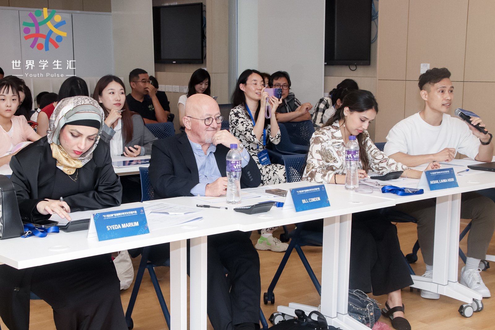 Dr Kevin Yung served as a judge at the public speaking competition