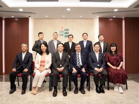 回顾合作硕果  携手共拓新局香港大公文汇传媒集团高层莅临教大考察