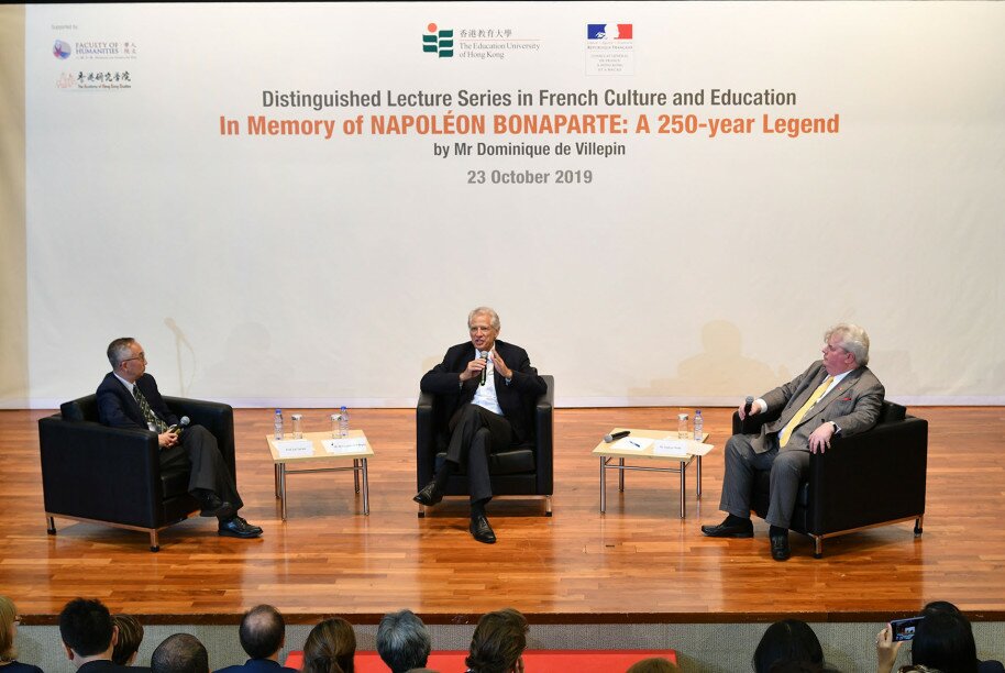 Joining the discussion are Mr Andrew Wells (right), former Chief Secretary and Acting Governor of St. Helena island; and EdUHK Vice President (Research and Development) Professor Lui Tai-lok (left).