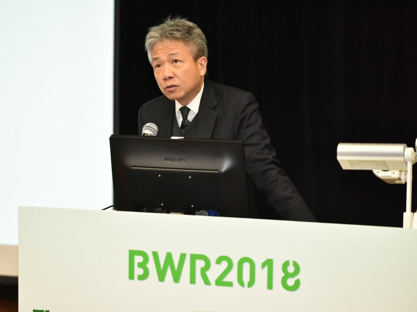 Professor Stephen Cheung Yan-leung, President of EdUHK, addresses the conference.