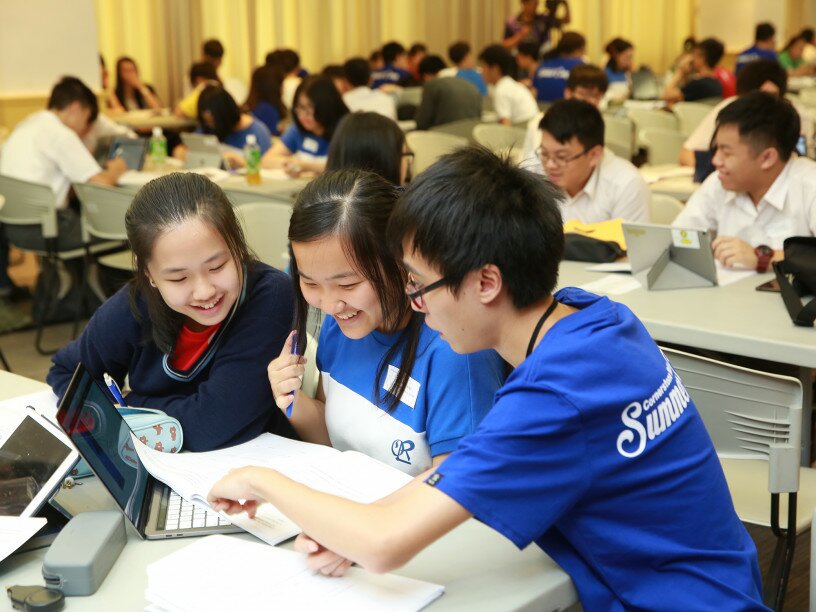  The LTTC of EdUHK hosts a summer camp to provide students with first-hand experience in Cornerstone Maths. Students enjoy learning linear functions with this e-learning platform.