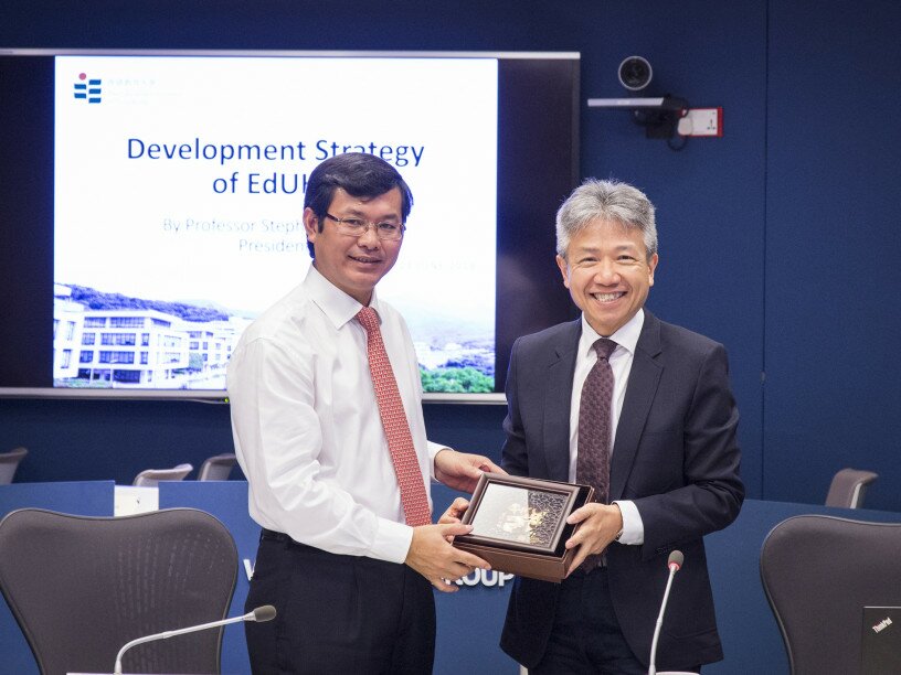  EdUHK President Professor Stephen Cheung meets Vietnam’s Vice Minister of Education and Training, Mr Nguyen Van Phuc, in Hanoi.