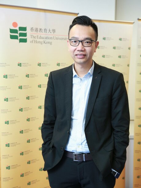 Principal Chu Tsz-wing graduated from The Hong Kong Institute of Education (now EdUHK) in 2003. At age 33, he became a principal, taking over a school on the verge of shutting its doors and turning it into “a place for happy learning” popular among parents.