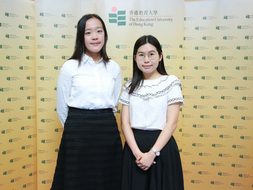 （左）薛蔼雯和（右）陈翠珊是教大应届毕业生，近日已成功获聘任为常额教师。