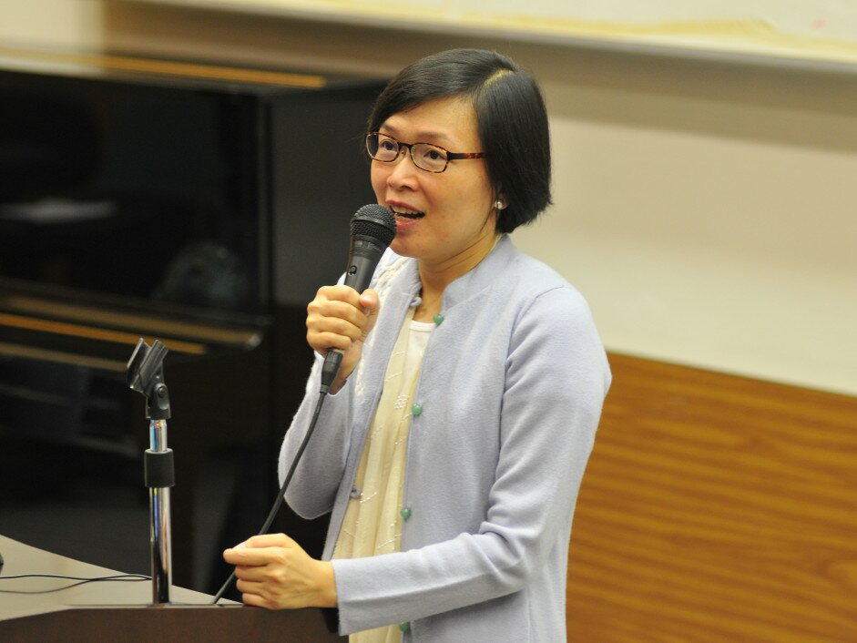 Ms Florence Hui, HKSAR Under Secretary for Home Affairs, presides over the event and delivers a welcome speech.