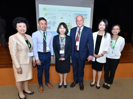  (From the left) Dr Margaret Lau, Assistant Professor of the Department of Early Childhood Education at EdUHK, Professor Kevin Chung, Head of the Department of Early Childhood Education at EdUHK, Professor Yuko Hashimoto of Kwansei Gakuin University, Japan, Professor Allen Walker, Dean of the Faculty of Education and Human Development at EdUHK, Dr Eva Lau and Dr Amanda Wong, Assistant Professor of the Department of Early Childhood Education at EdUHK