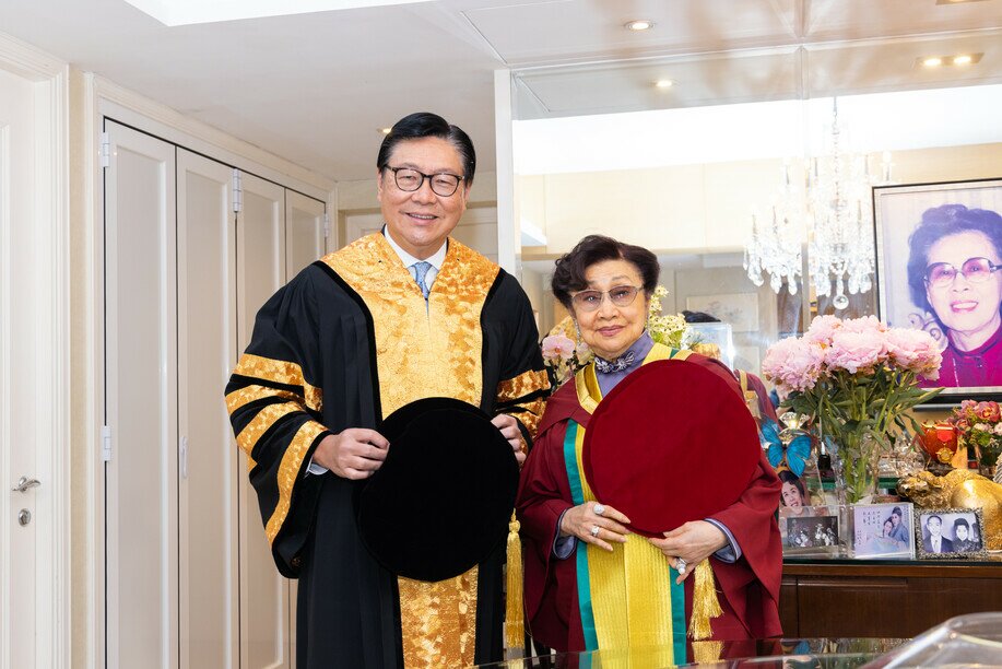 Dr Chan Shuk-leung (Pak Suet-sin) and Professor Frederick Ma Si-hang