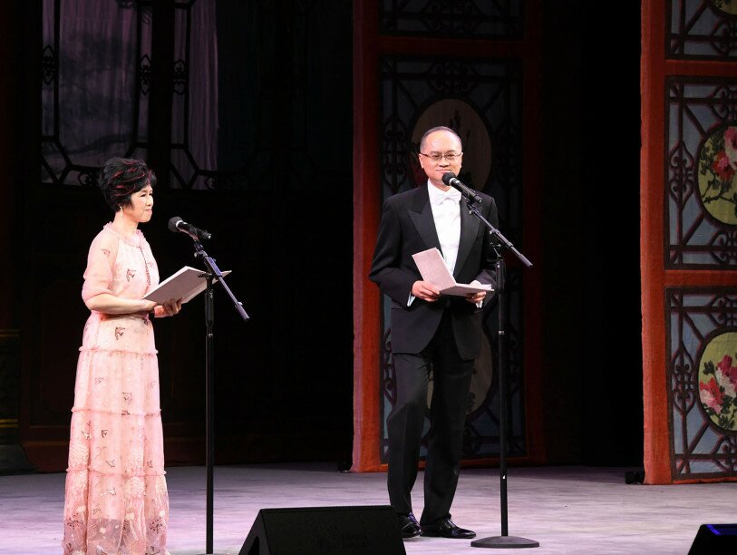 Professor Leung Bo-wah makes his stage debut with Cantonese opera artist Ms Ng Miu-sheung in the concert