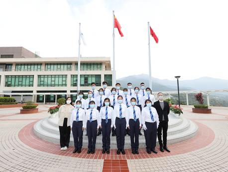 The national, regional and university flags are raised by a team made up of EdUHK students during the Ceremony