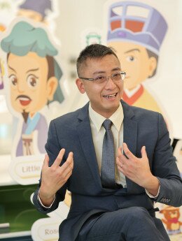 Dr Fung Chi-wang, Associate Professor of the Department of Literature and Cultural Studies