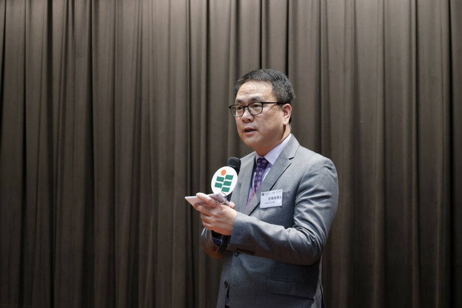The seminar is hosted by Dr Kevin Kam Wai-keung, Director of School Partnership and Field Experience, EdUHK