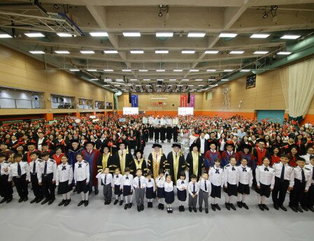 Officiating at the event were EdUHK Deputy Council Chairman Dr Terence Chan Ho-wah. Treasurer Ms Imma Ling Kit-sum, President Professor John Lee Chi-Kin, Vice Presidents, Deans, and other senior management