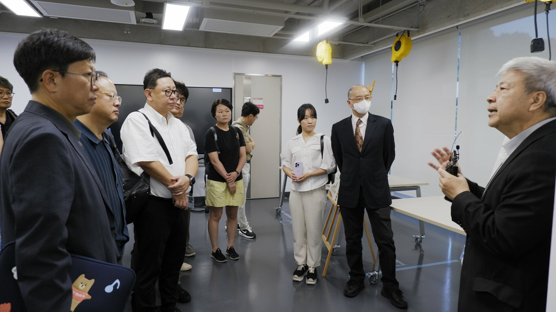 Project presentation by Professor Kong Siu-cheung, Research Chair Professor, Department of Mathematics and Information Technology, and Centre Director, Artificial Intelligence and Digital Competency Education Centre