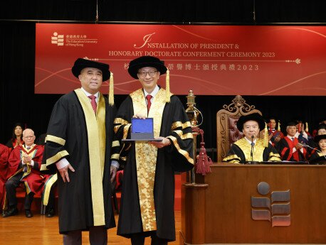 Presided over by Council Chairman Dr David Wong Yau-kar (right), the ceremony is attended by Council members, senior management and over 600 distinguished guests