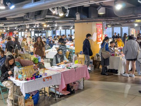 There were over 70 stalls run by EdUHK students, alumni as well as primary and secondary schools