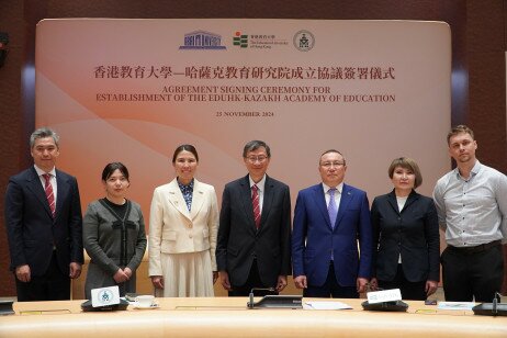 代表團與兩位來自哈薩克斯坦、並於教大完成博士學位的現任教大同事見面，分別為Artem Zadorozhnyy博士（右一）及Kuralay Bozymbekov博士（左二）