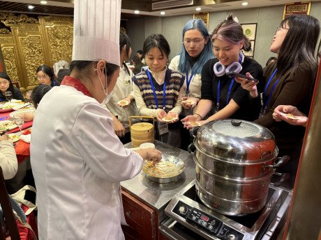 EdUHK students experiencing how to make Tianjin’s famous Dim Sum - Goubili steamed bun  