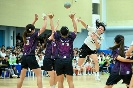 教大女子手球队在中国香港大专体育协会女子手球比赛决赛中夺冠
