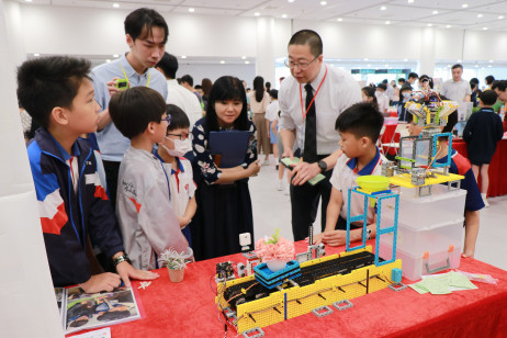 Students share research processes and findings with the public 