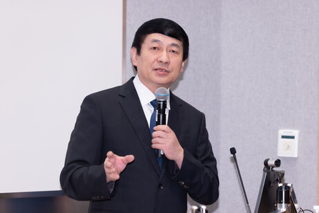 世界漢語教學學會會長鍾英華教授致辭