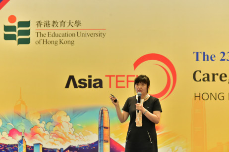 EdUHK Dean of Graduate School and Professor of Sociolinguistics Professor Michelle Gu Mingyu presents a plenary speech 