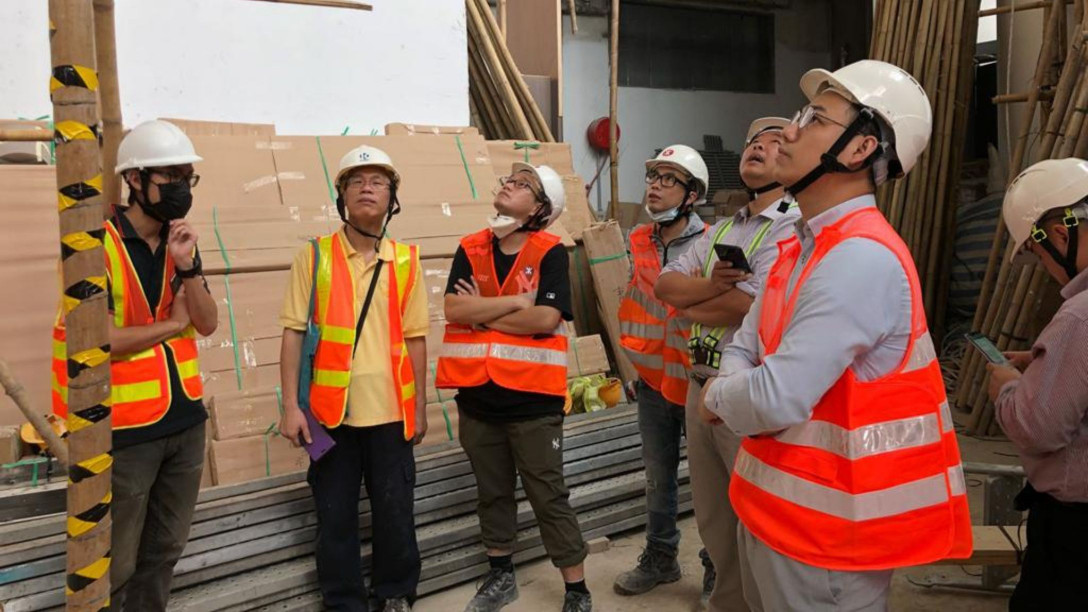 Kevin Chan Yan-wai (1st right). Formerly a safety officer, he made the decision to switch career paths and become a lecturer while pursuing his EdD at EdUHK