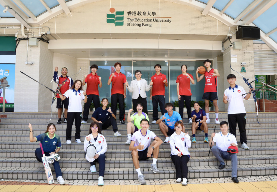 Professor Amy Ha Sau-ching, Head of the Department of Health and Physical Education and SALSA Coordinator, with 19 student-athletes