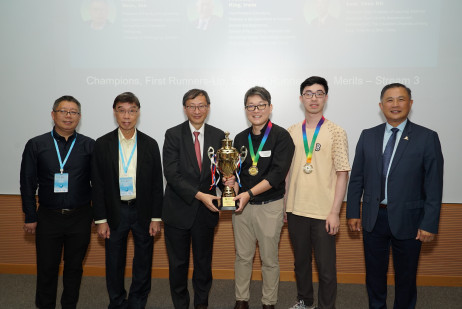 EdUHK professors and distinguished guests present the awards to the winners
