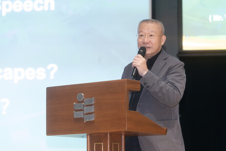 Industry leadership speech by Mr Sun Yusheng, Executive Director, Deputy Chief Executive Officer and Editor-in-Chief of Phoenix Media Investment and Chief Executive Officer of Phoenix New Media on the topic “Can AI Transform the Current Landscape of 