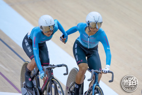 李思穎（右）和梁穎儀（左）於賽場上展現出高度默契，最終以總分45分摘金（圖片來源：體路）