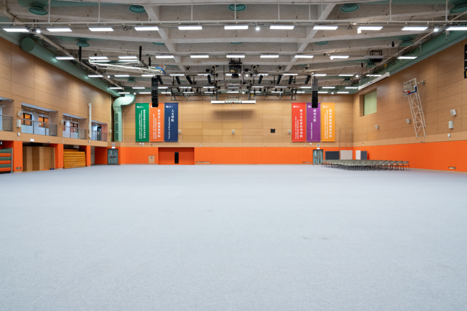 暫設於大學E座體育館的「臨時支援中心」，預計將於明天（28日）正式投入服務