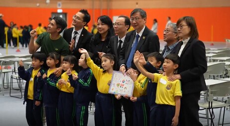 李子建教授表示，教大希望以專業所長協助居民和學童盡快走出哀傷