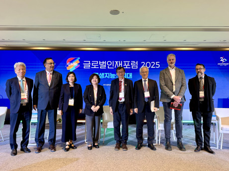 EdUHK President Professor John Lee Chi-Kin with other event guests and speakers 