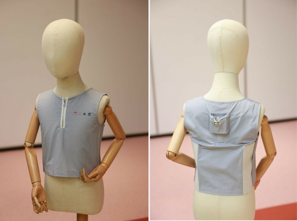 傅博士与香港纺织及成衣研发中心（HKRITA）合作研发棉质与运动材质两种面料，外观与普通背心无异