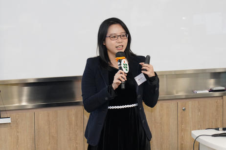 梁雅文博士指出，社交媒體既可能促進交流，也可能成為欺凌與排斥的渠道，對心理健康造成威脅