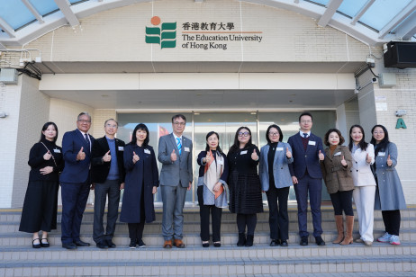 Guests attending the MoU signing ceremony take a group photo 