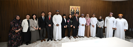 Group photo between the EdUHK delegation and representatives from the Omani government and tertiary institutions