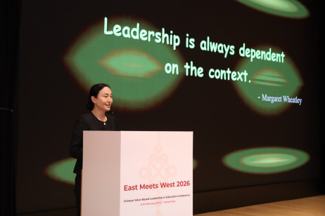 EdUHK Dean of Graduate School Professor Chen Junjun shares insights in the plenary session 