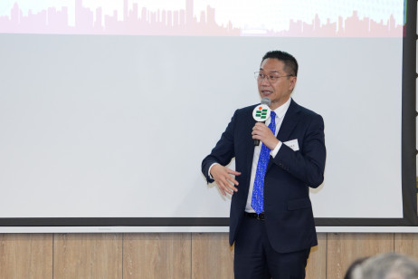 第十四屆全國政協委員、香港立法會議員邵家輝先生