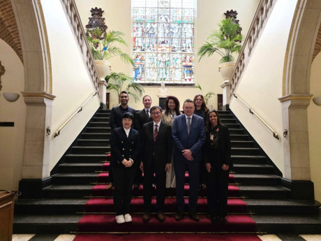 與荷蘭格羅寧根大學校長及代表合照