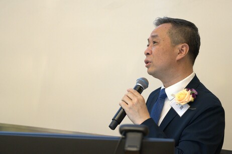 康震教授的演講主題為「中國古典詩詞的魅力」，吸引逾300名教大師生出席