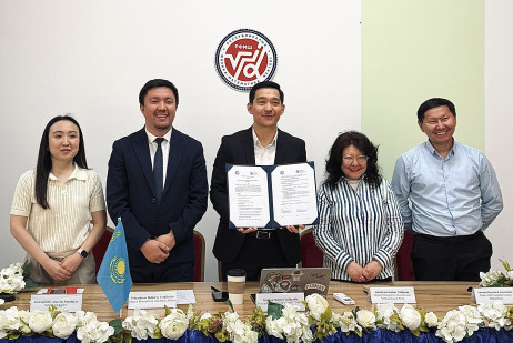 Representatives of EdUHK and NSPM sign the MoU via video conference, formally establishing the partnership