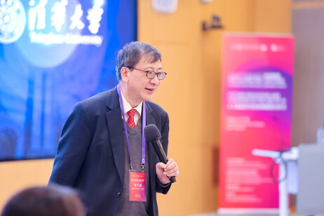 论坛组委会共同主席、教大校长李子建教授发表主题演讲